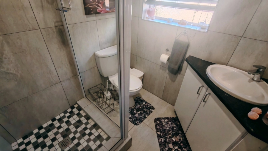 4 Bedroom Property for Sale in Island View Western Cape